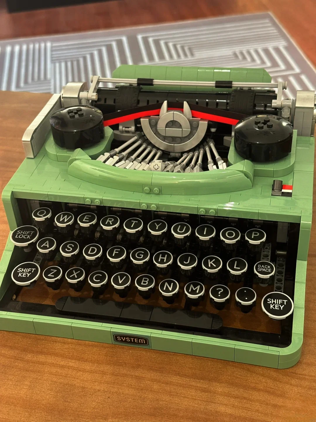 

New MOC Vintage Typewriter Model Decoration Blocks Home Decor for Boys and Girls as a Holiday Gift