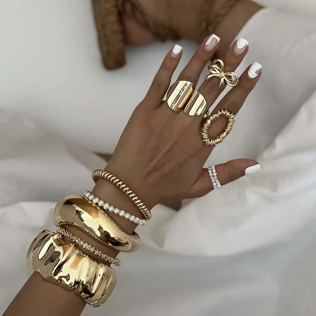 DIEZI Vintage Pearl Wide Cuff Bangles Men Hip Hop Punk Gold Silver Color Geometric Spring Bangles For Women Bracelet Jewelry