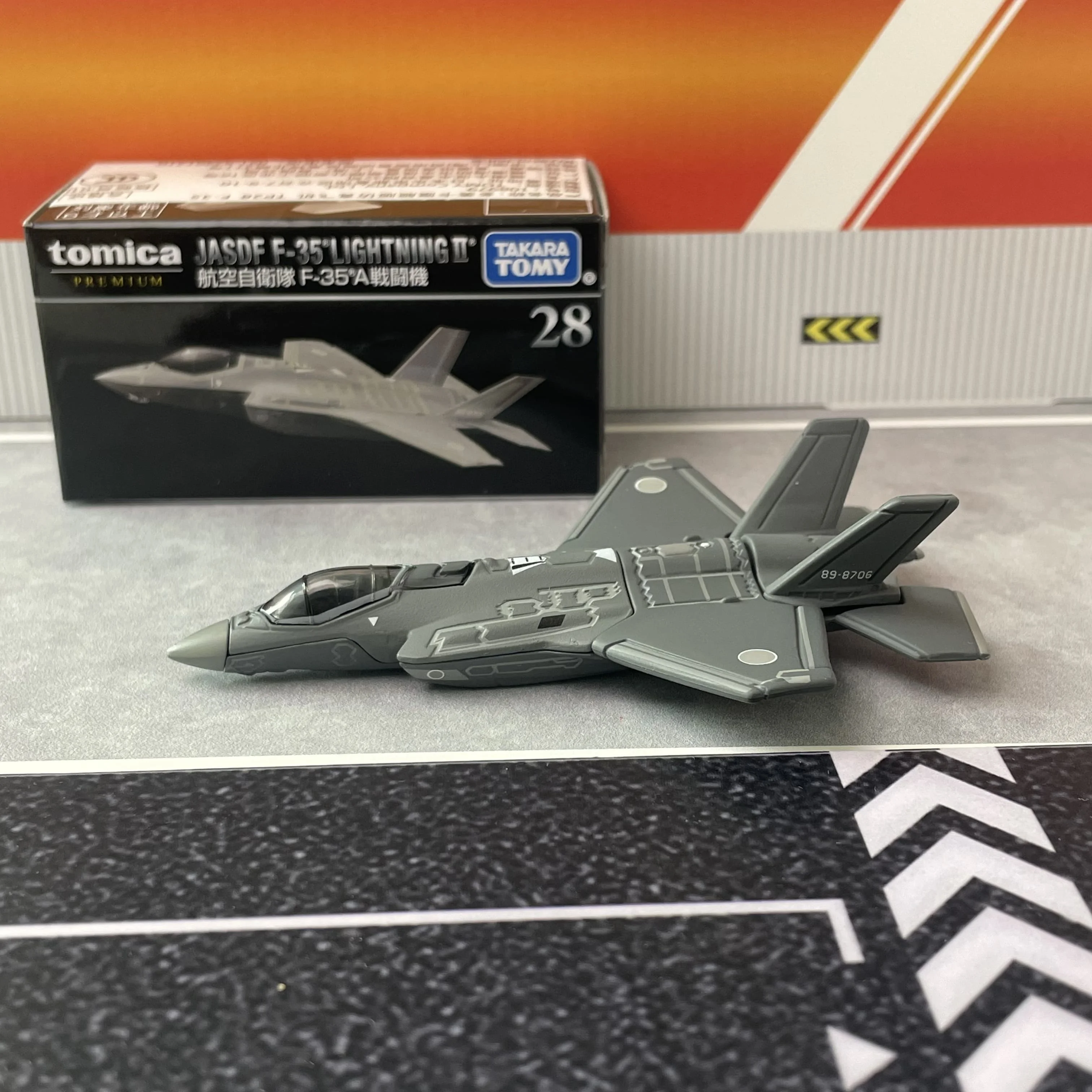 

TAKARA TOMY Tomica Premium 28 Air Self-Defense Force F-35A Fighter Miniature Car Toy Alloy Toys Diecast Metal Model for Children