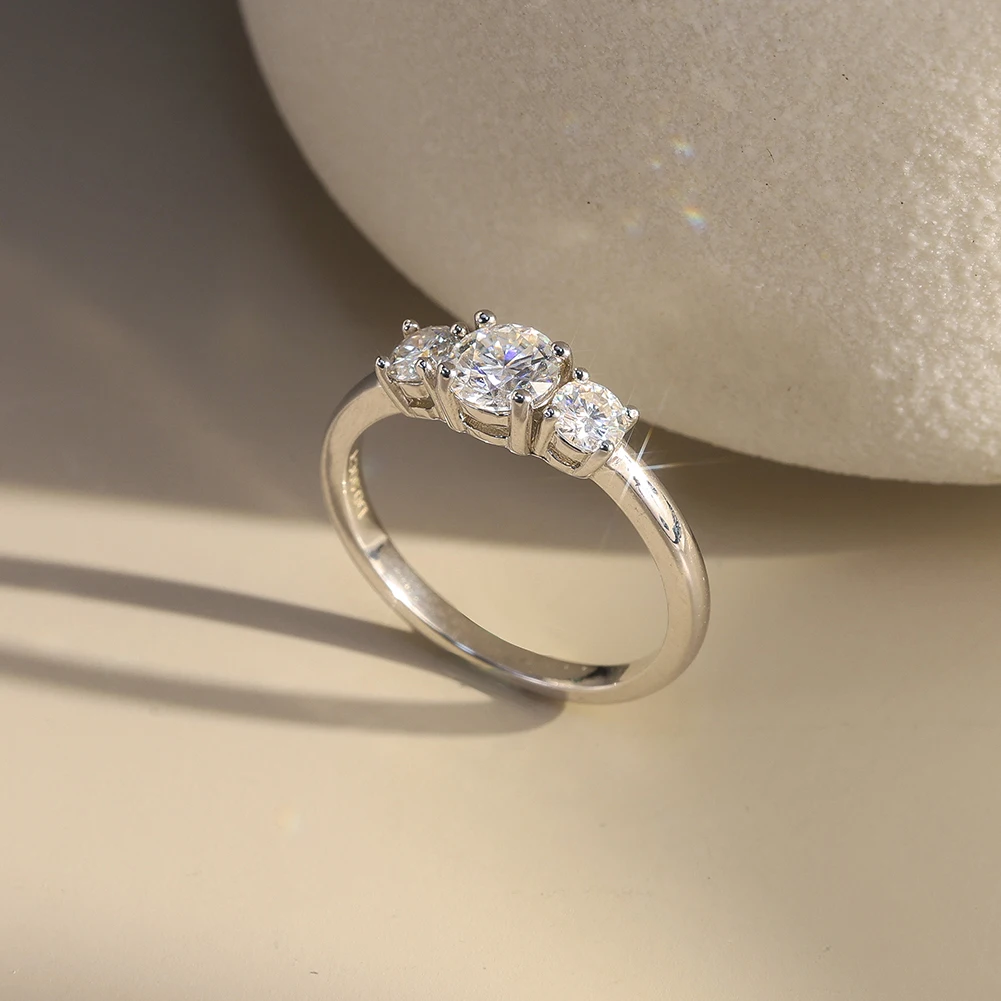 Three Round Shape Stone 925 Sterling Silver Rhodium Plated D Color VVS Moissanite Diamand Ring For Women Daily Wear Jewelry