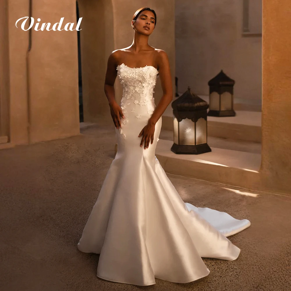 클래식 스트랩리스 새틴 웨딩 드레스 스위트하트 머메이드 웨딩 드레스 3D 플로럴 아플리케 심플한 웨딩 드레스 맞춤 제작