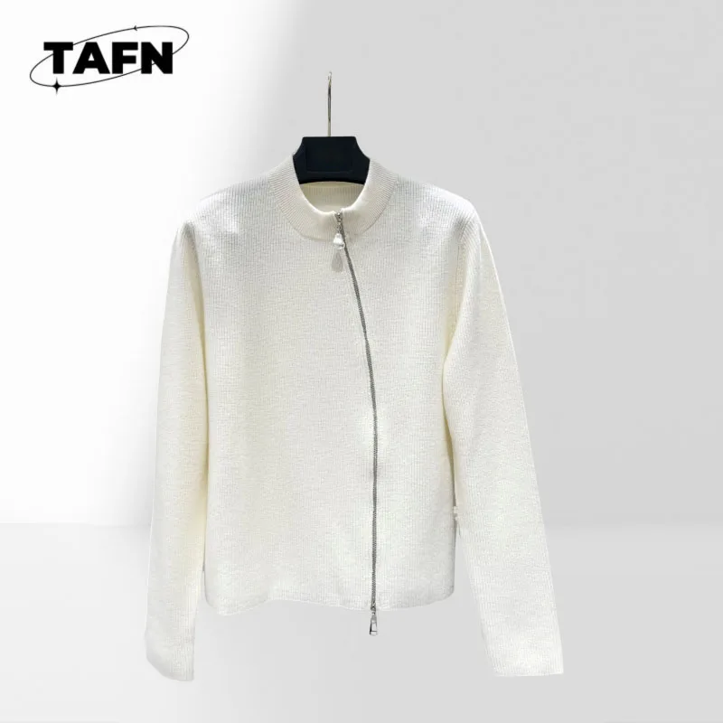 

Oversized Wool Coats, Classic Style for Women, Warm and Cozy Stay Warm & Stylish During Cold Weather AJ2302