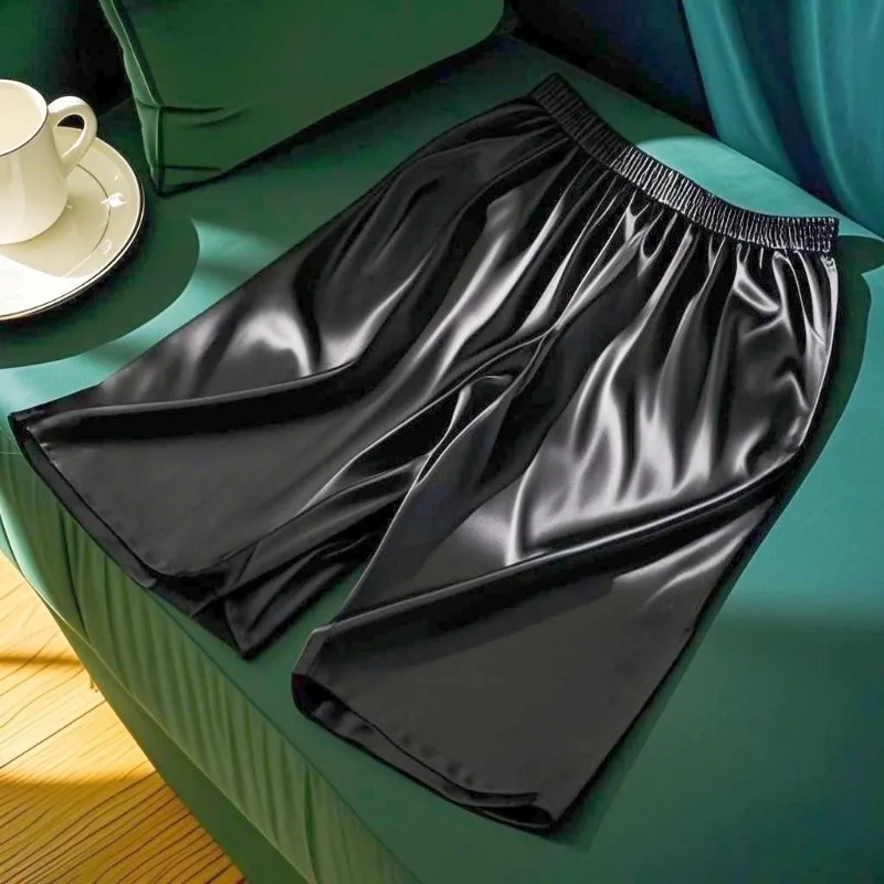 Shorts Masculinos Finos para Casa em Tecido de Fibra Gelada, Confortáveis e Respiráveis, com Cintura Elástica, Macios, de Secagem Rápida e Soltos para Dormir
