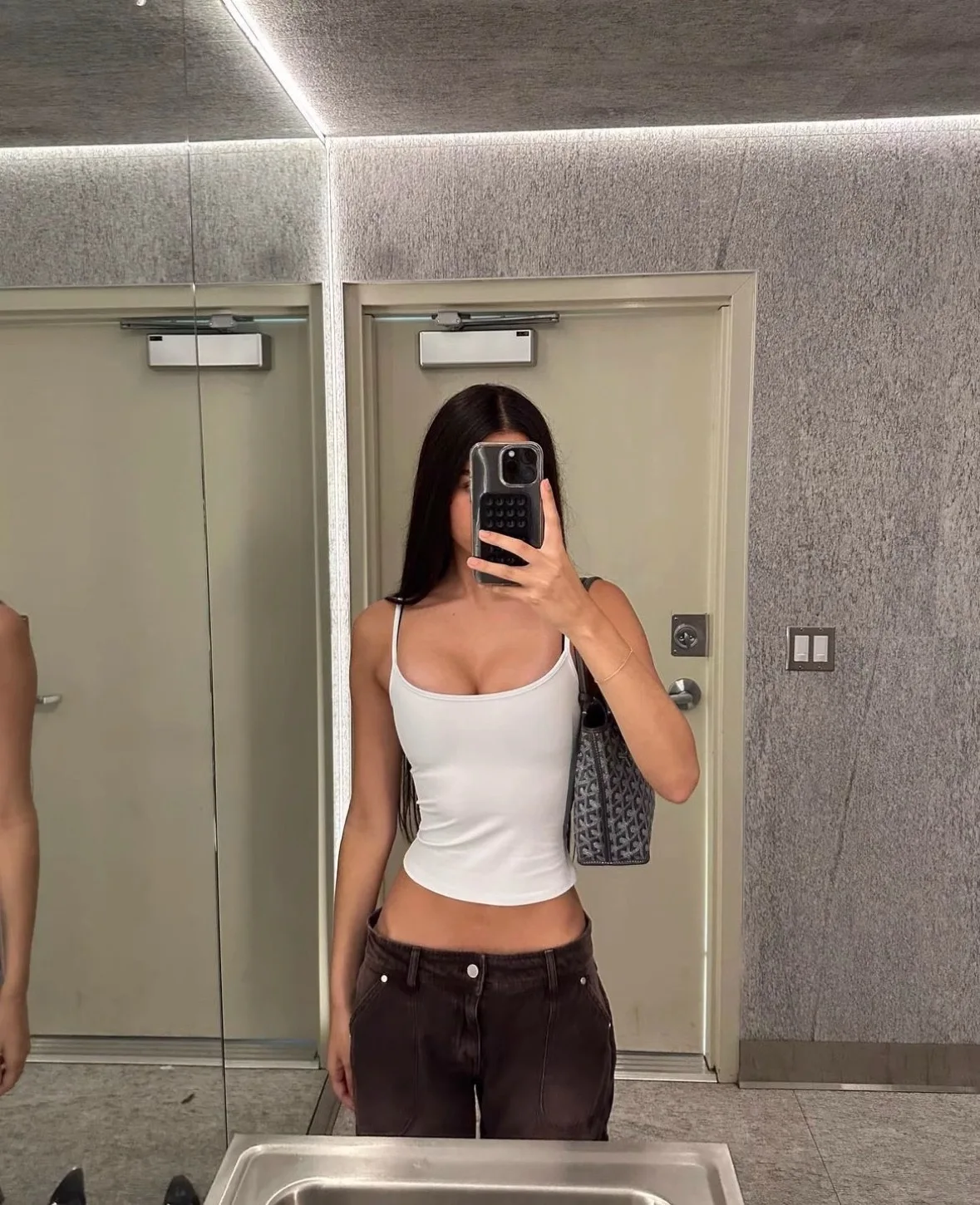 

khy White Strap Vest 2025 Summer Commute Sle Slim Fit ort Length Pure Color Bal Women's Inner And Outer Wear