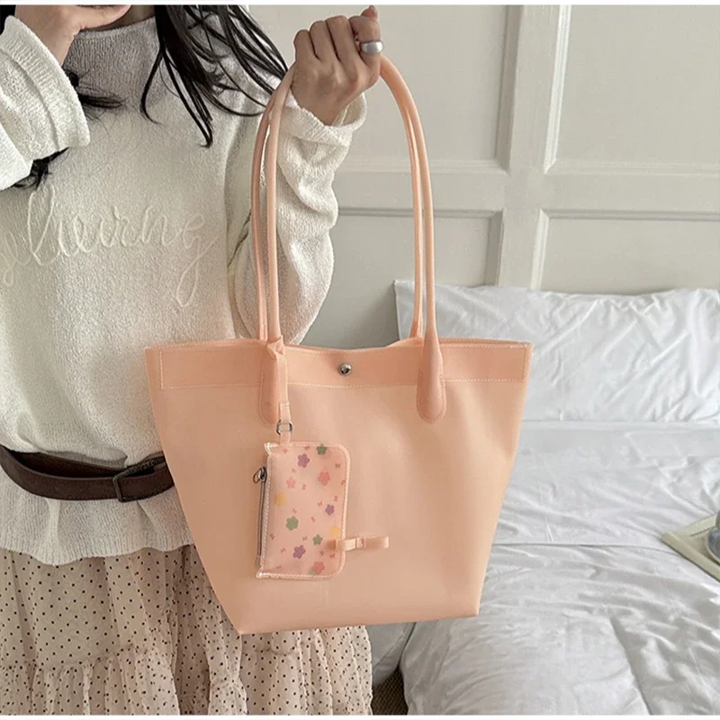 Transparente PVC-Tragetasche in Jelly-Farbe, Damen-Umhängetasche für den Arbeitsweg, wasserdichte Einkaufstasche mit großem Fassungsvermögen, transparente Handtasche mit Tragegriff oben – Detail 14
