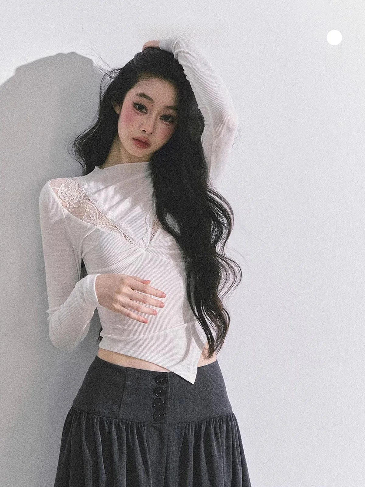 

AOMALM Women's Lace Knitted T-irt Long Sve Asymmetrical Design Pure Desire White Top Slim Fit Sle for Autumn Season