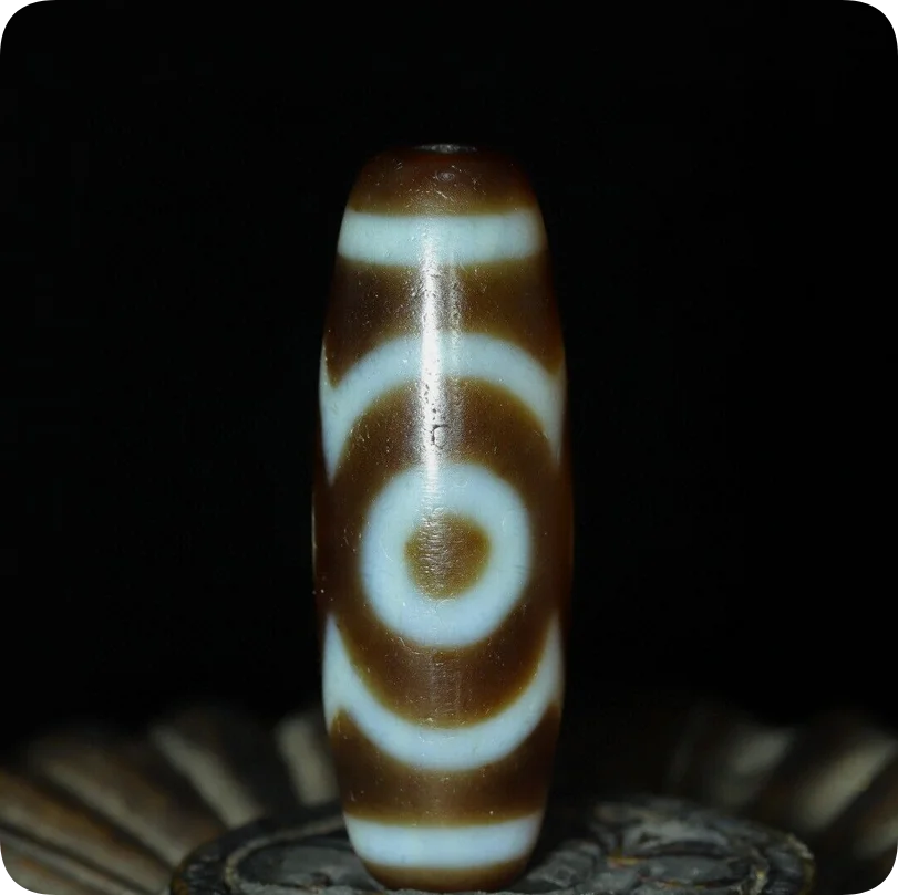 Tibetan black and white lotus three eyed Dzi bead agate 12 * 36mm