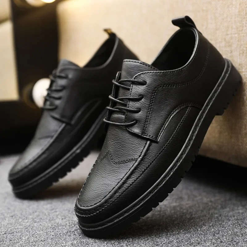 Zapatos informales para hombre, calzado Formal de negocios de cabeza redonda, zapatos de vestir hechos a mano, mocasines planos cómodos, color negro, 2024