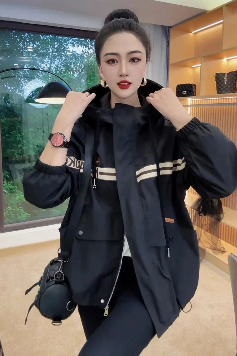 Spring 2024 Women's Loose Fit Hooded Jacket Casual Zipper Closure Long Sleeve Striped Pattern European Style Outerwear Coat