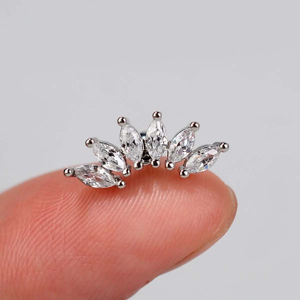 1pc Kristall cz Tragus Helix Piercing Ohr stecker Ohrring für Frauen Turm lappen Knorpel Schmetterling Blatt Blume Ohr Percing edlen Schmuck – Detail 17