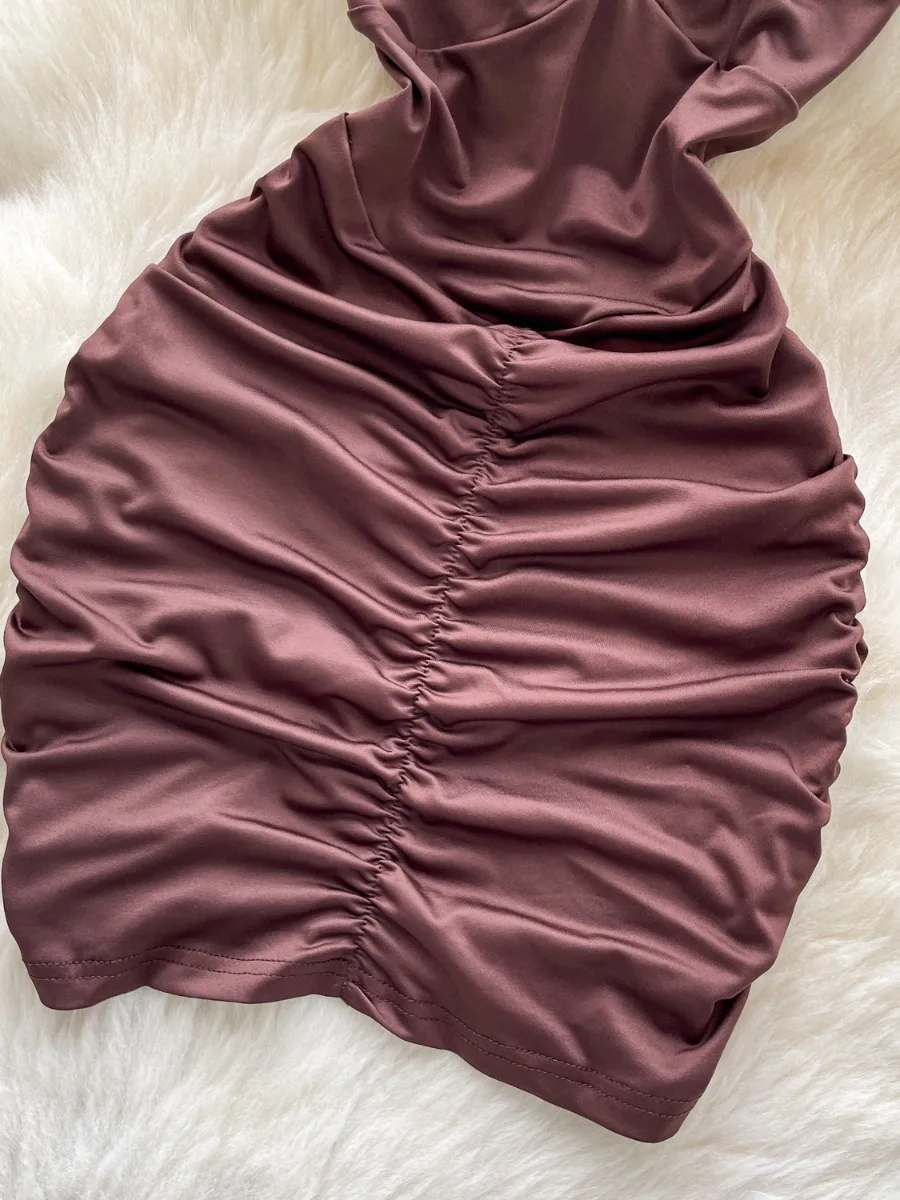 Foamlina 2025, Sommer-Neckholder, Twist-Design, schmale Passform, schmeichelhaftes Minikleid, High Street Damen, Pure Desire Mini-Kurzrock