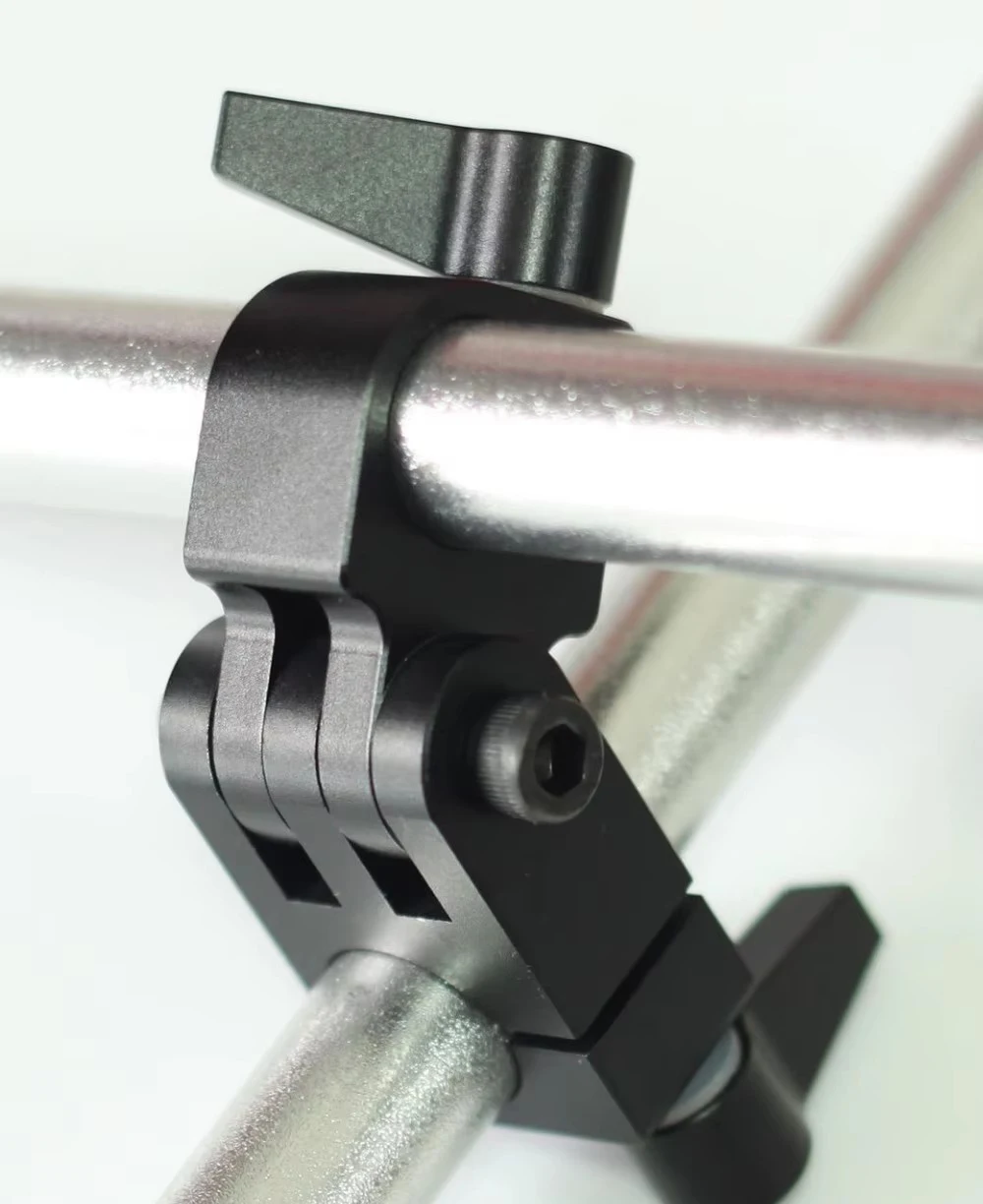 Morsetto per asta ruotato da 180 gradi da 15 mm con chiave di regolazione per la fotocamera con treppiede Follow Focus DSLR Rig Rail