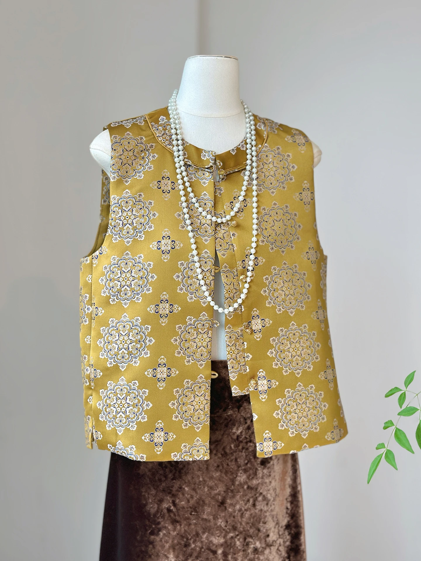 High-End Song Dynasty Brocade Jacquard Golden New Chinese Style Vest Women's Young Outerwear Sleeveless Top Daily National Suit