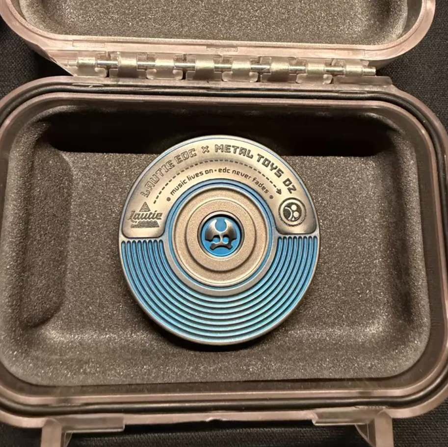 Used EDC Lautie Titanium Blue Suoha Coin Titanium Alloy fidget coin  Decompression toys