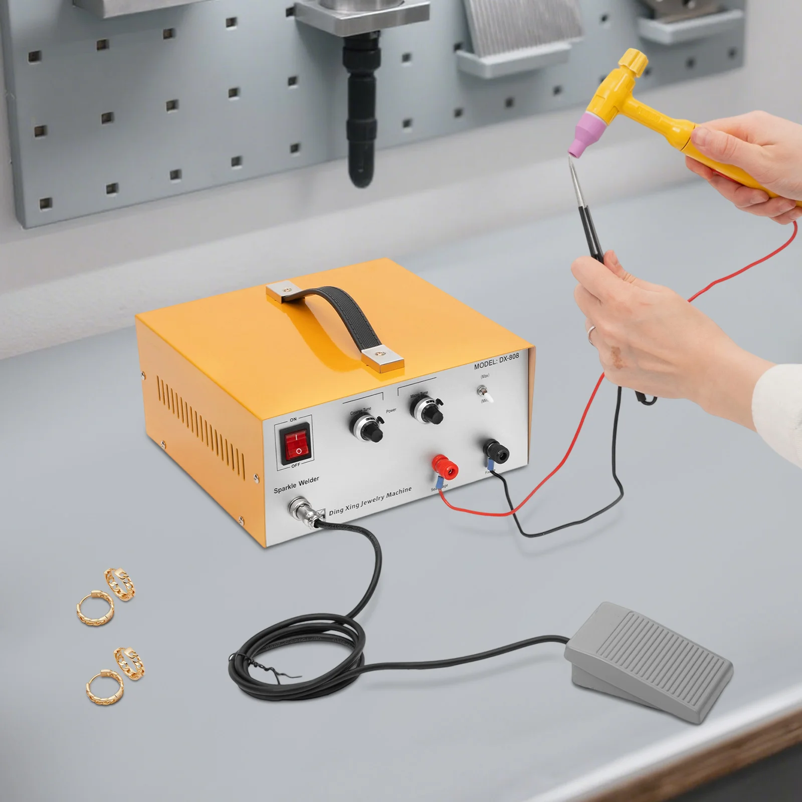 

Профессиональный аппарат для точечной сварки ювелирных изделий и электрический сварочный пистолет для ремонта золотых, серебряных и железных украшений, для студий по обработке металлов