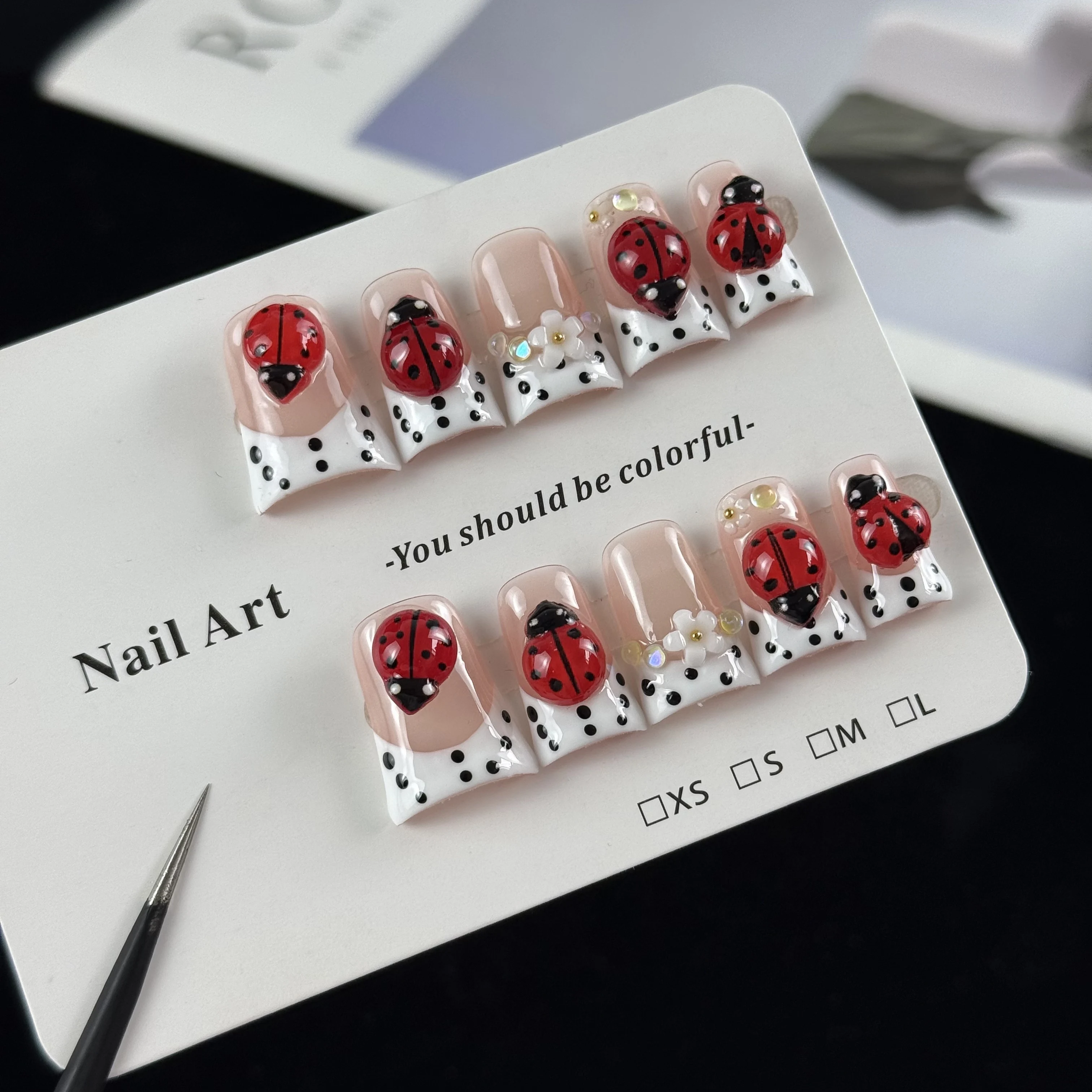 10pcs high-end Cute cartoon style, hand-drawn black polka dots, three-dimensional ladybug, flowers handmade fake nails