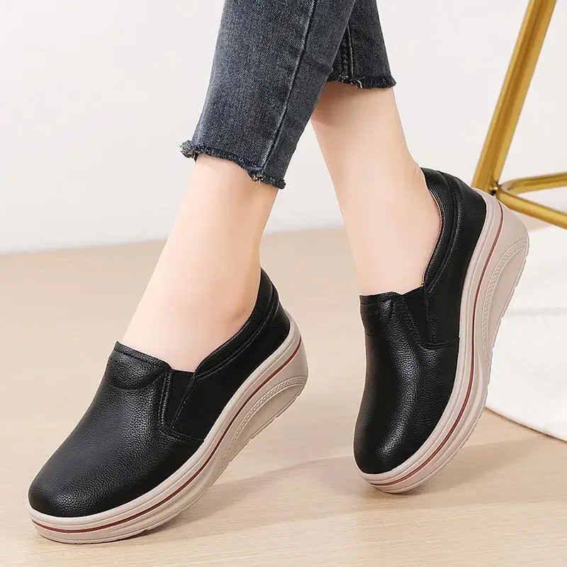 Mocasin flat bottom loafer leather beef tendon soft bottom mother casual flat sole single shoe soft surface