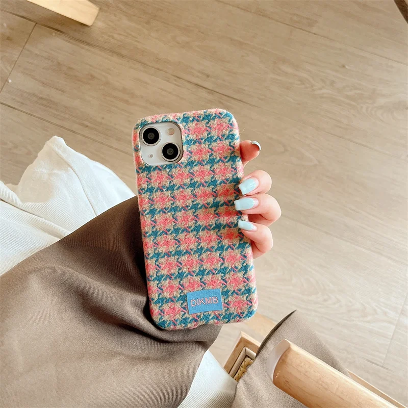 

Autumn/Winter color contrast knitted mobile phone case for iPhone15 pro13 Pro 11 12Pro 14promax creative all-inclusive anti-drop