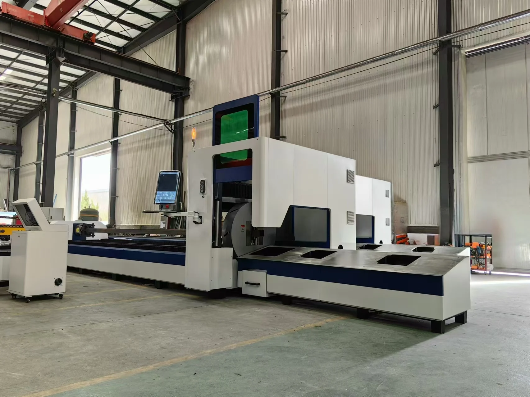 Ультра-быстрый волоконный лазерный станок для резки труб, промышленный высокоскоростной станок для резки небольших труб с автоматической подачей, автоматическая подача труб