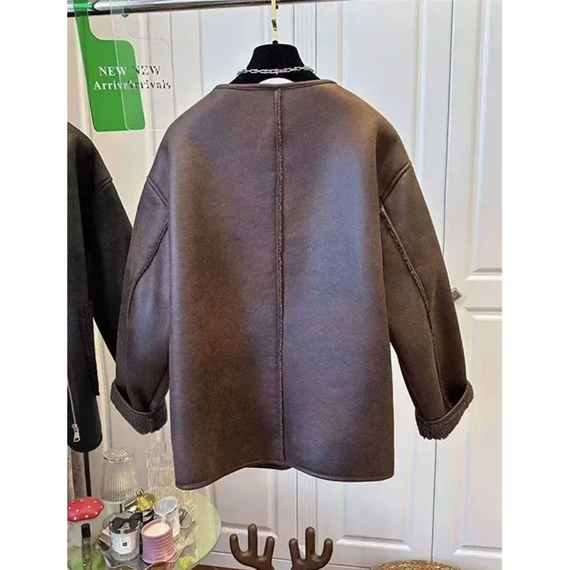 سترة قصيرة متكاملة برقبة دائرية من الجلد والفراء لعام 2026 للنساء في الخريف والشتاء بتصميم فضفاض #5