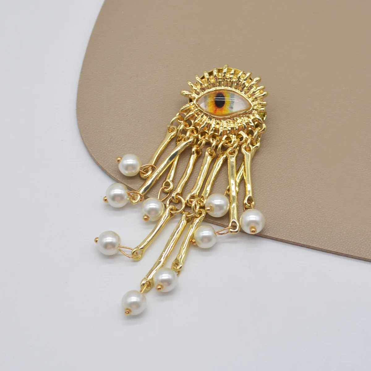 Vintage Devil\'s Eye Pearl Tassels Broochs For Women Unisex Exaggerated Delicate Corsage Suit Pin Party Jewelry Accessory Gift