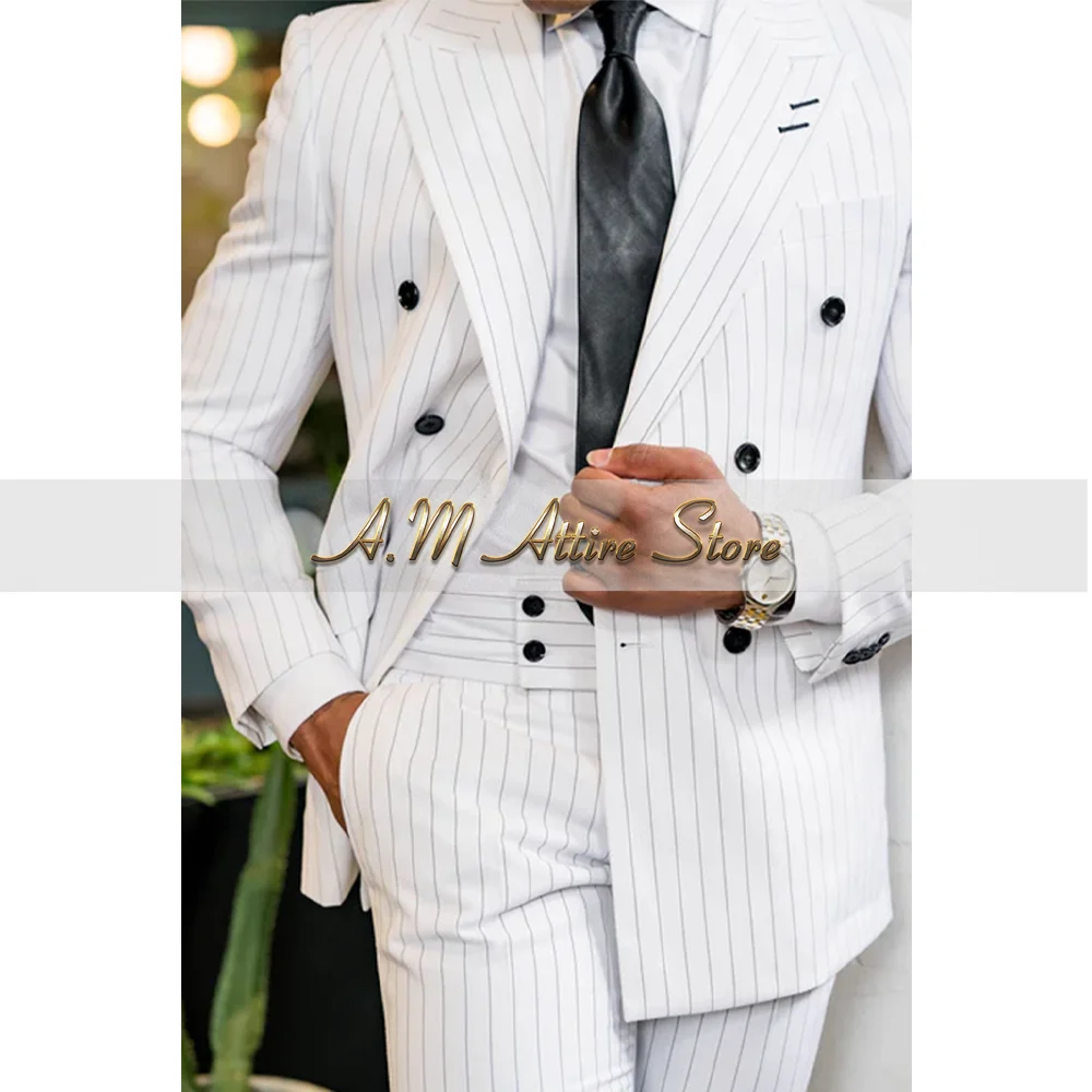 Рисунок 2 - Мужской белый костюм в тонкую полоску