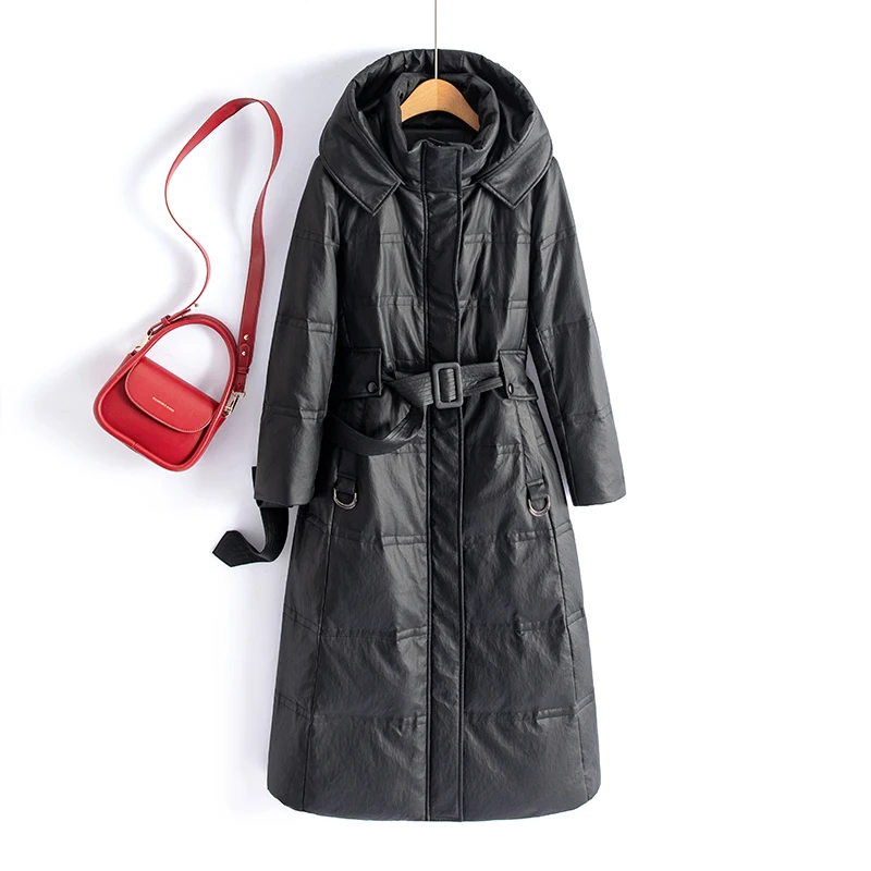 Cappotto Invernale 2025 in Vera Pelle di Pecora per Donna, Lunghezza Media con Cappuccio, Pelliccia Rinforzata, Chiusura con Cerniera, Stile Elegante per il Pendolarismo