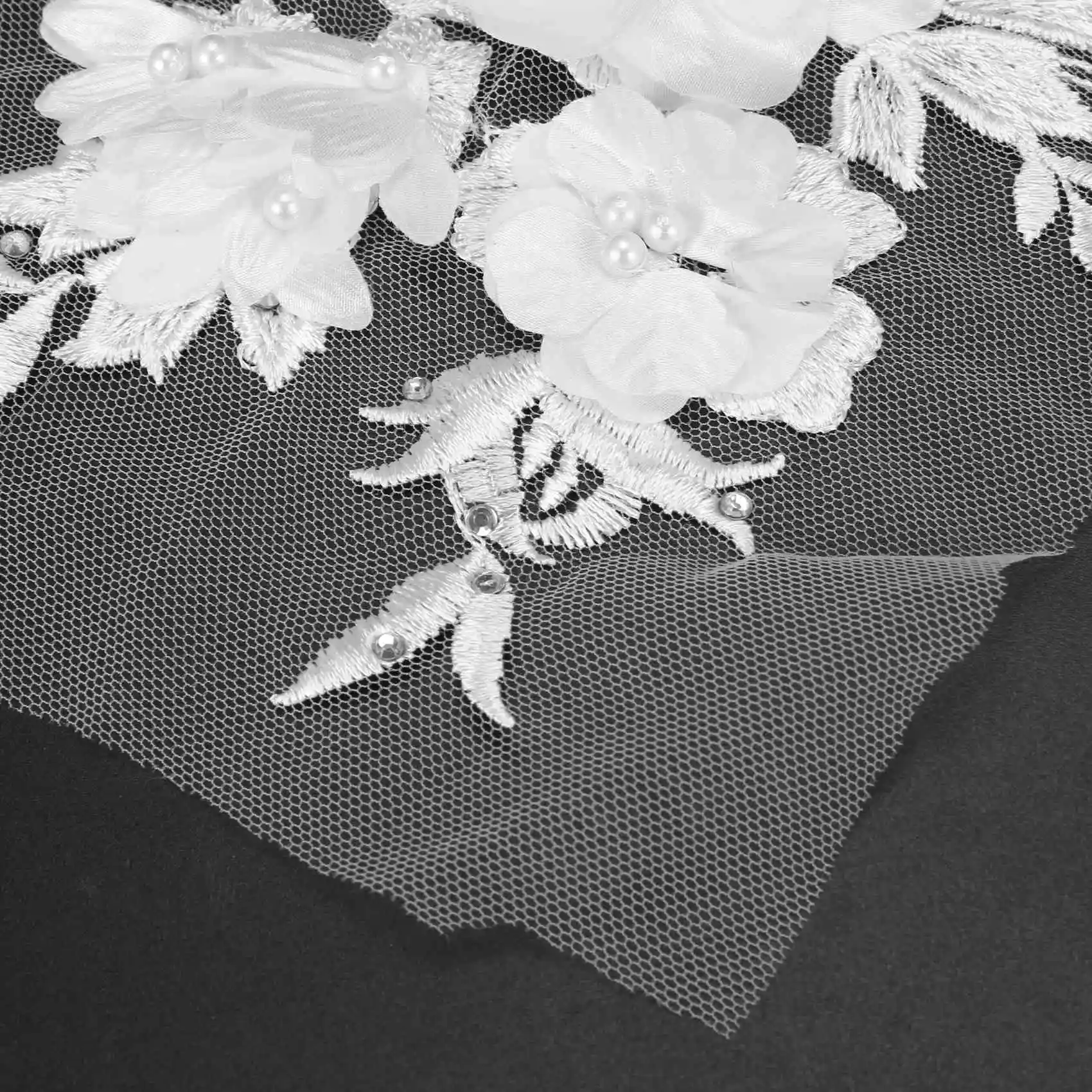 

CYL-2X Beaded Hot Drilling Lace Bridal Beaded Flowers Embroidery Patches White