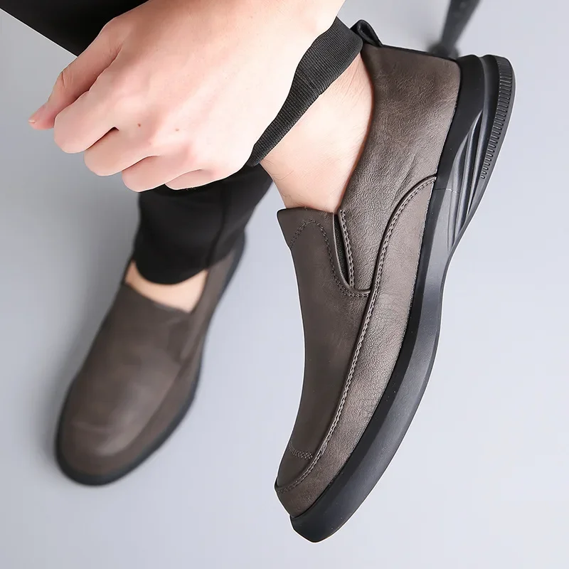 Musim semi musim gugur Fashion kulit ringan Slip-on Platform SEPATU pria desainer sol lembut kasual bisnis sepatu pria