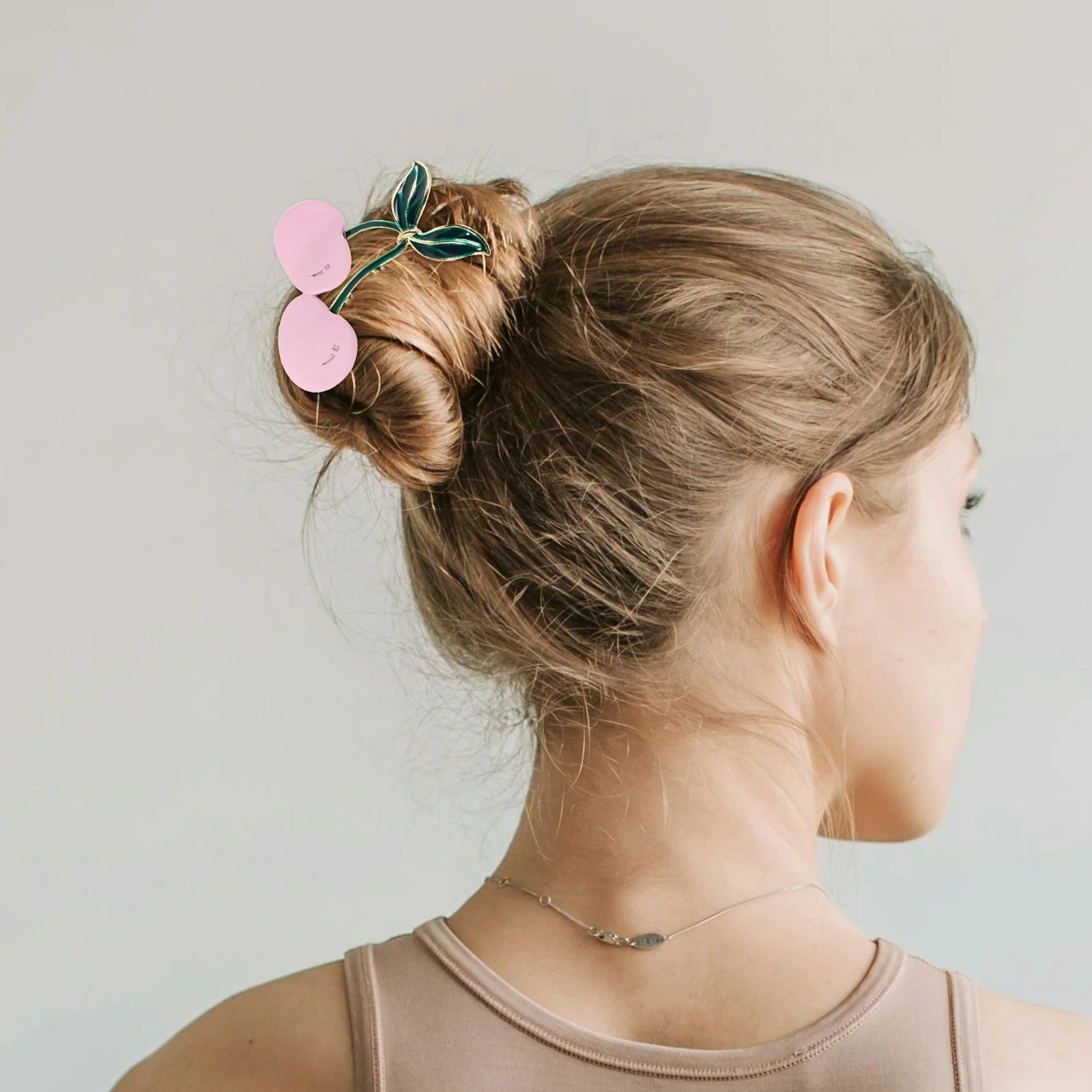 Jepit Rambut Cherry Imut Jepit Rambut Buah Kecil Pegangan Kuat Aksesoris Rambut Desain Stylish dan Tahan Lama untuk Wanita dan Gadis
