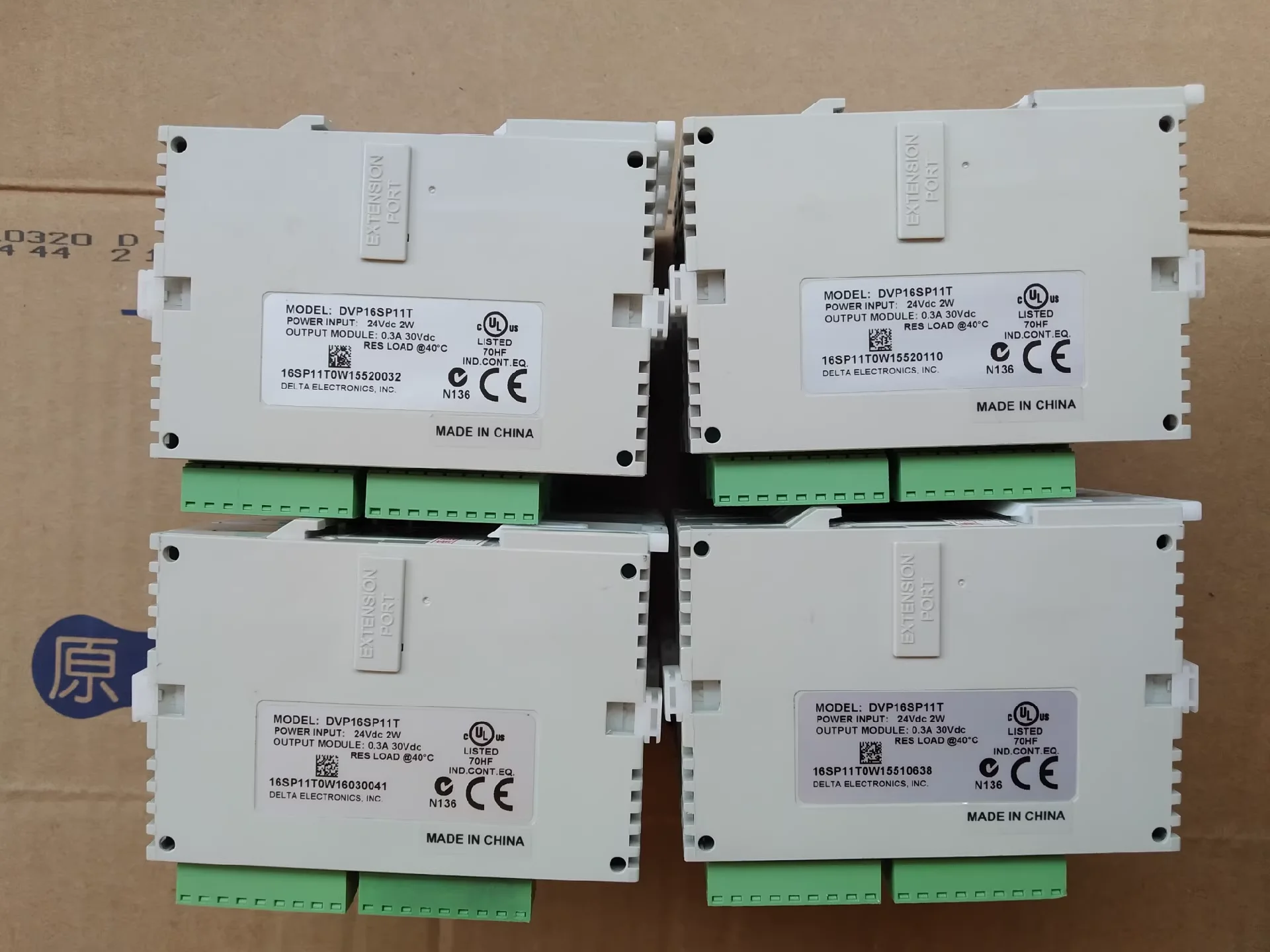 O módulo PLC DVP16SP11T é quase novo e o teste funcional é normal