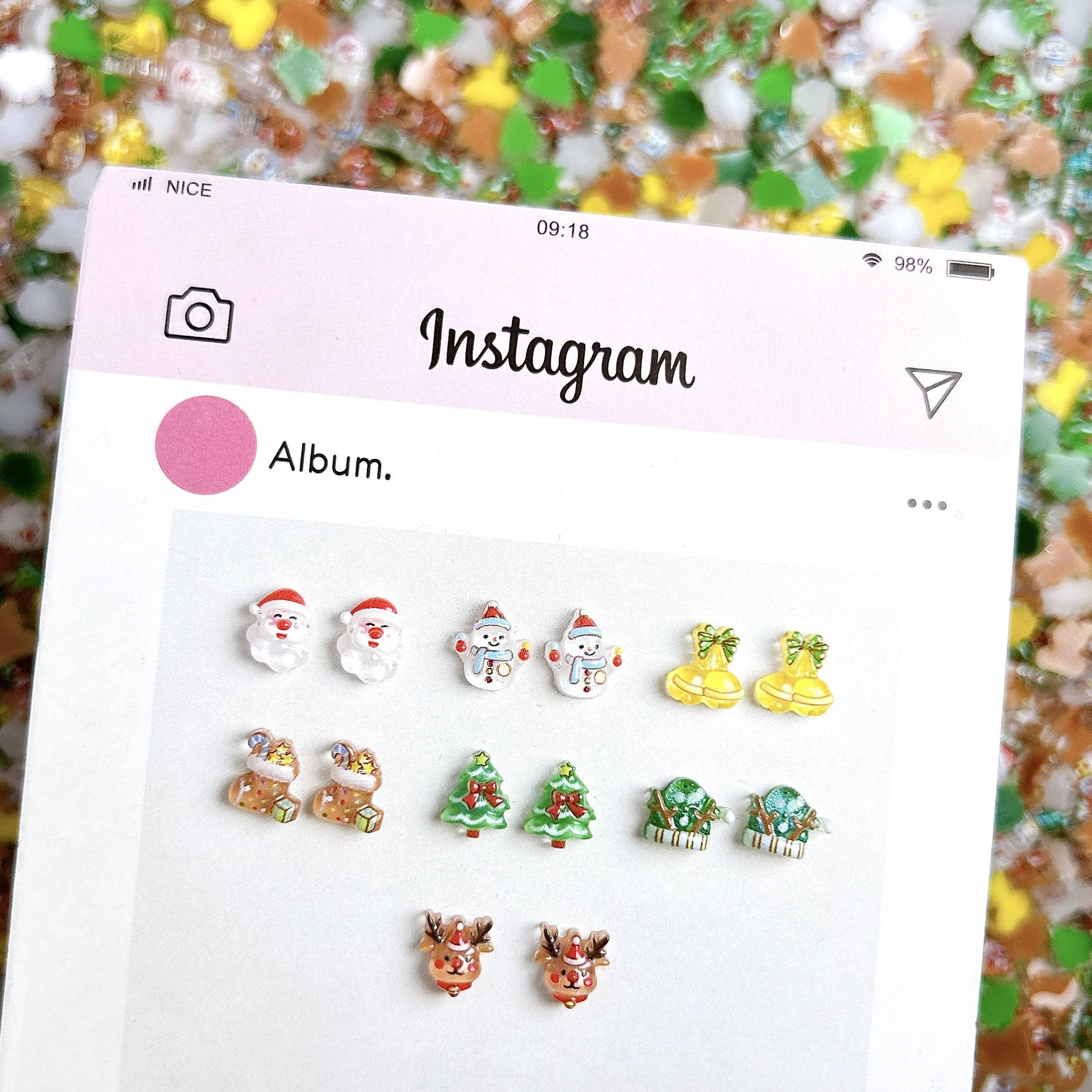 60PCS Kreative Eis Transparent Schneemann Glocke Harz Nail art Dekorationen Cartoon Elch Santa Claus Weihnachten Serie Nagel Charms DIY