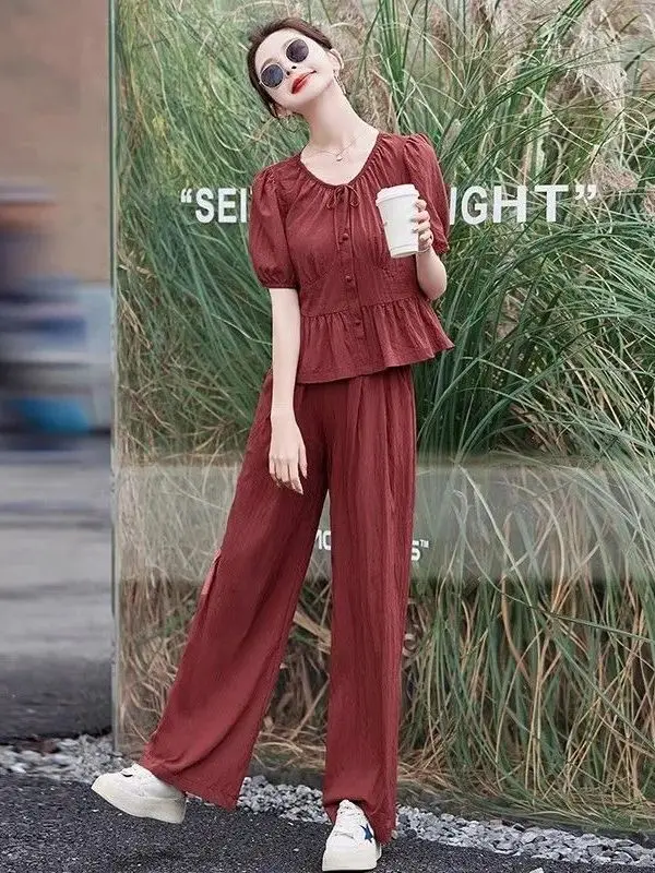 

Летний новый комплект в корейском стиле: блузка с V-образным вырезом и брюки с эластичной талией, модный женский костюм из двух предметов для повседневной носки.