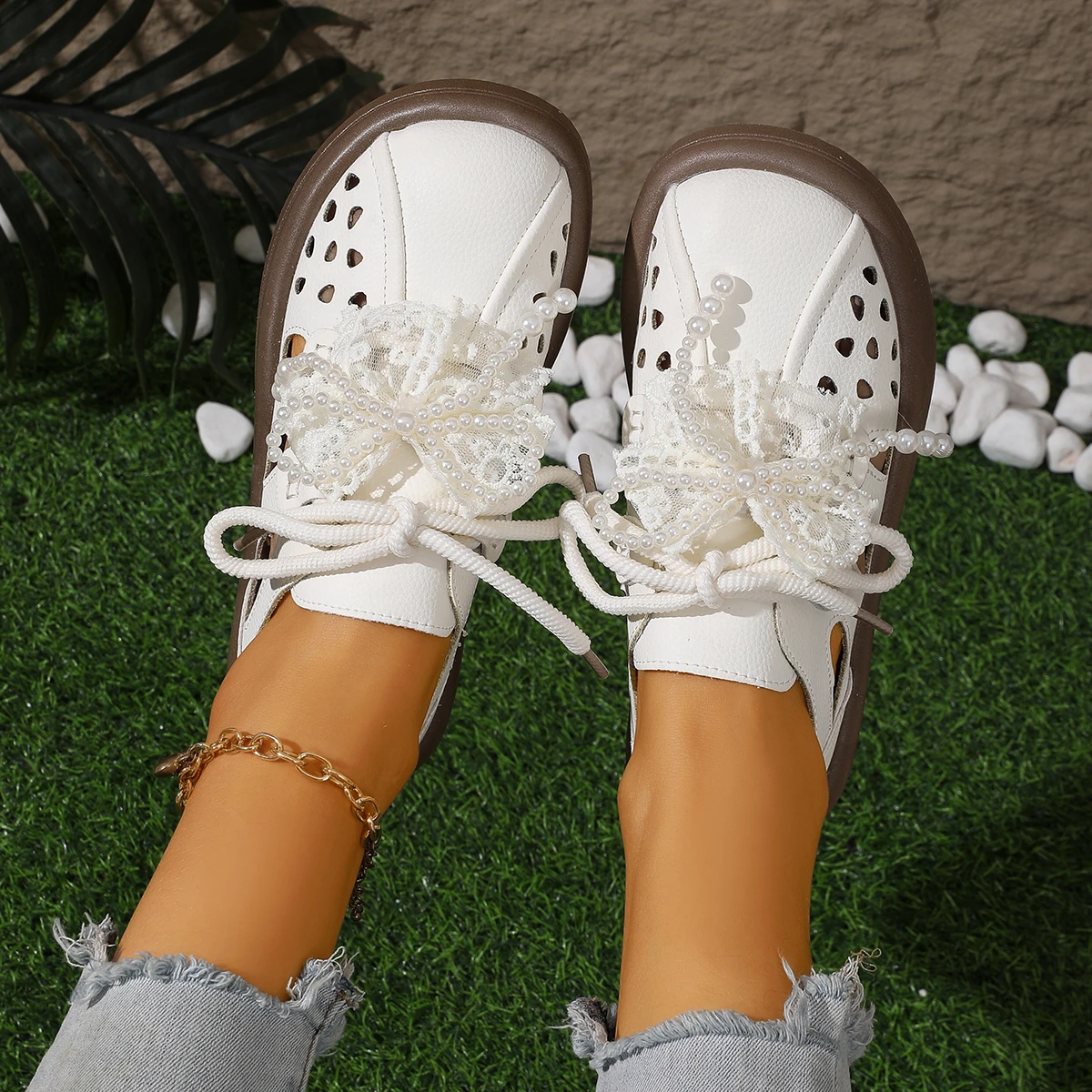 Women Sneakers Casual Soft Bottom Platform Sneakers Retro Luxury Brand Woman Flat Sandals Summer Hollow Designer Flat Shoes
