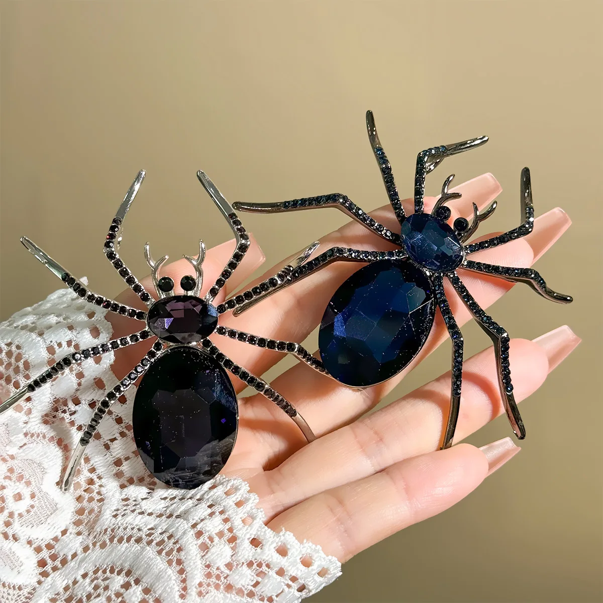 

Хэллоуин трансграничный новый нишевый паук брошь насекомое ретро грудь цветок костюм пальто аксессуары