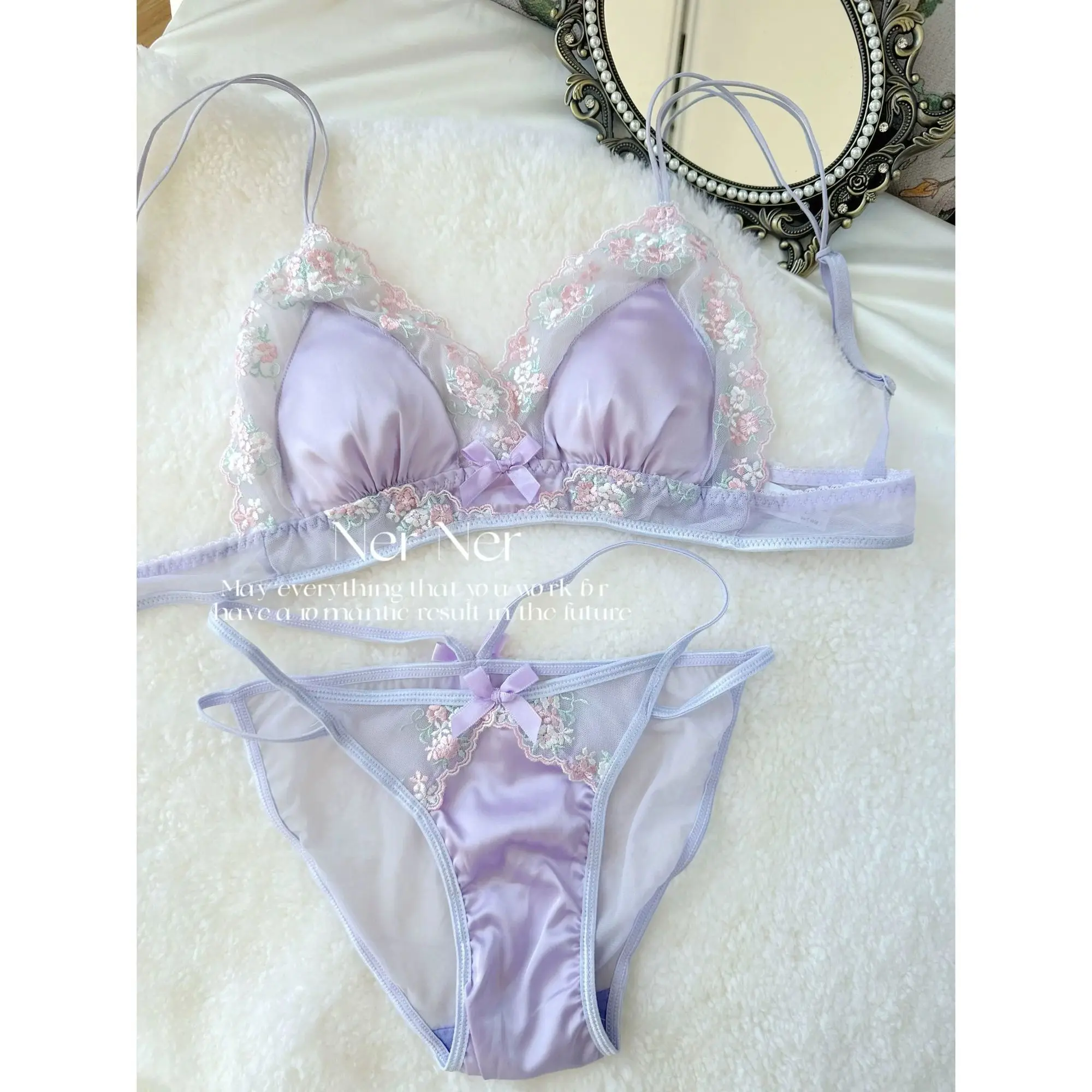French girls' bra set with triangular cup and no steel ring, gathering underwear, small chest, collarbone, super fairy sexy bra