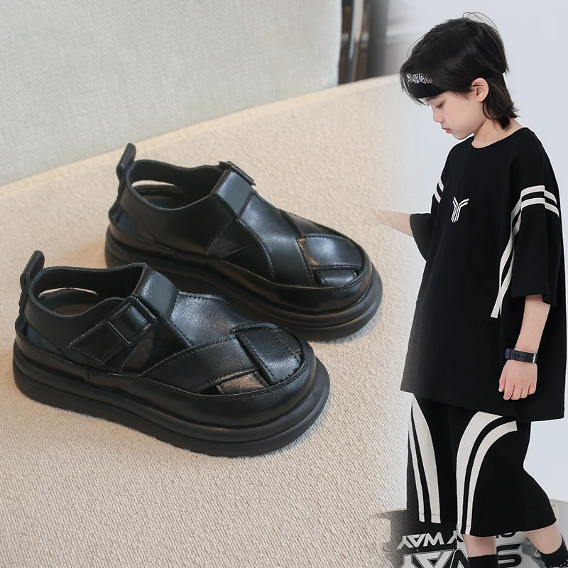 

YUYIN Unisex Closed Leather Sandals for Children 2026 New Summer Kids' Thick-Soled Beach Shoes Anti-Slip Simple and Classic