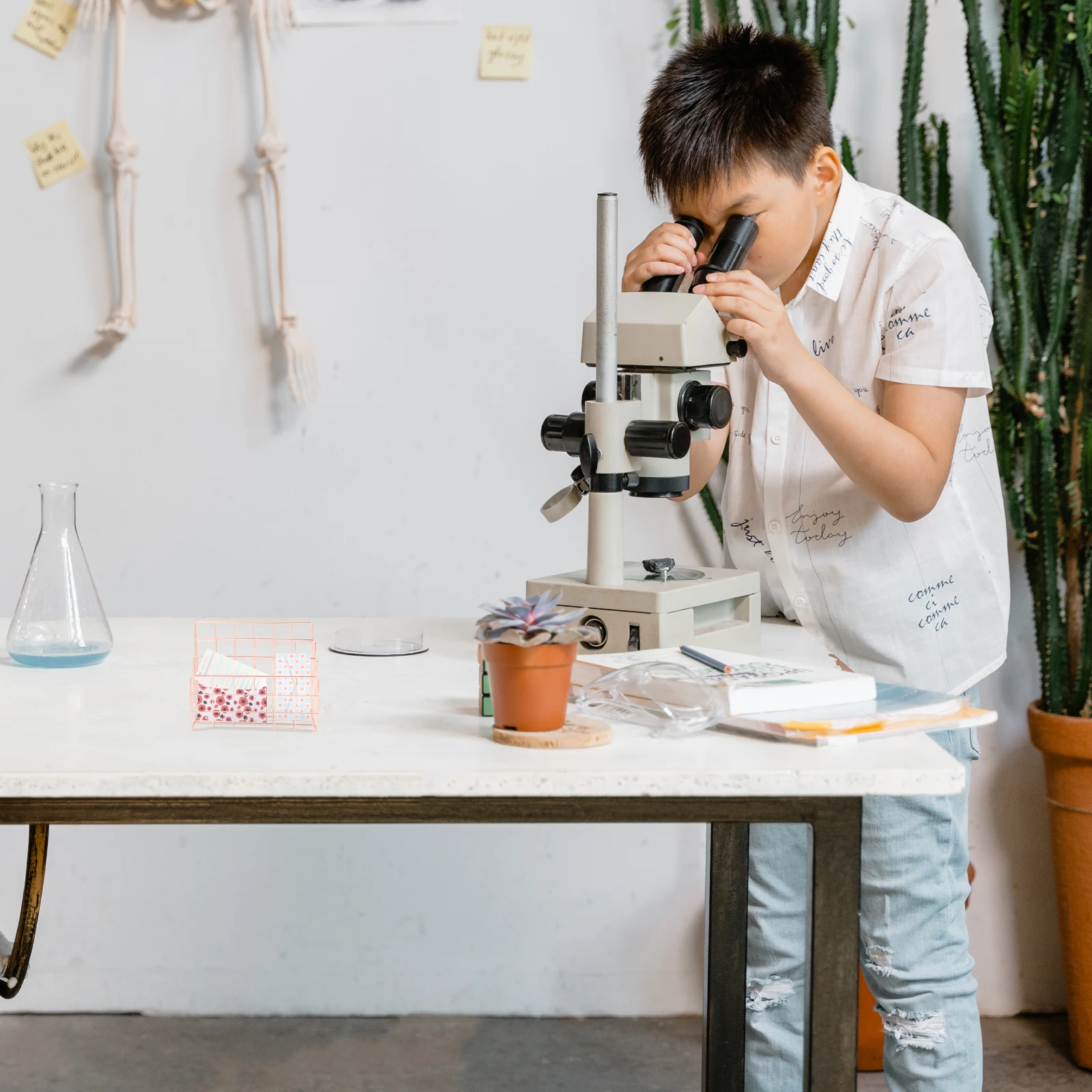 2Pcs Metal Desktop File Sorter 3-Slot Organizer for Papers Letters Mail Home Office School Desk Storage Rack Folder