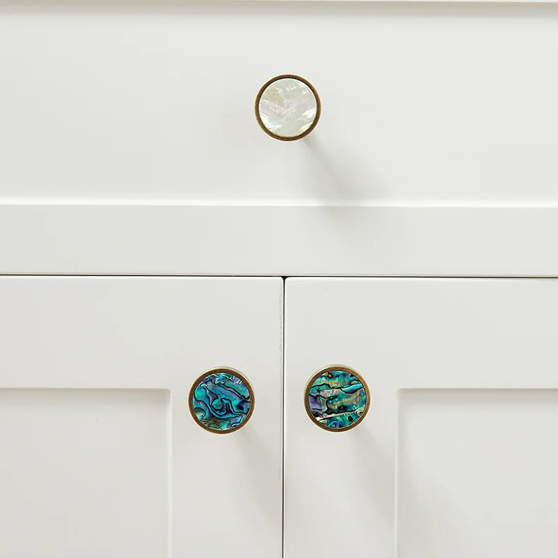 Kenop Lemari Pakaian, Kabinet, Laci, dan Pintu dari Kuningan dengan Desain Cangkang Warna-warni