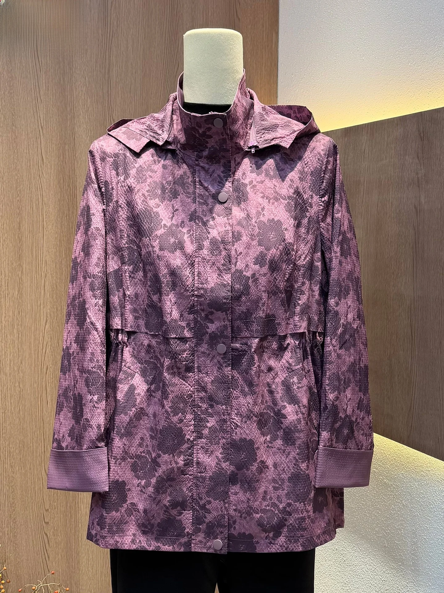 

Ladies Large Size Casual Long Coat Spring Autumn Printed Loose Mom Clothes Faionable Outerwear Comfortable Polyester