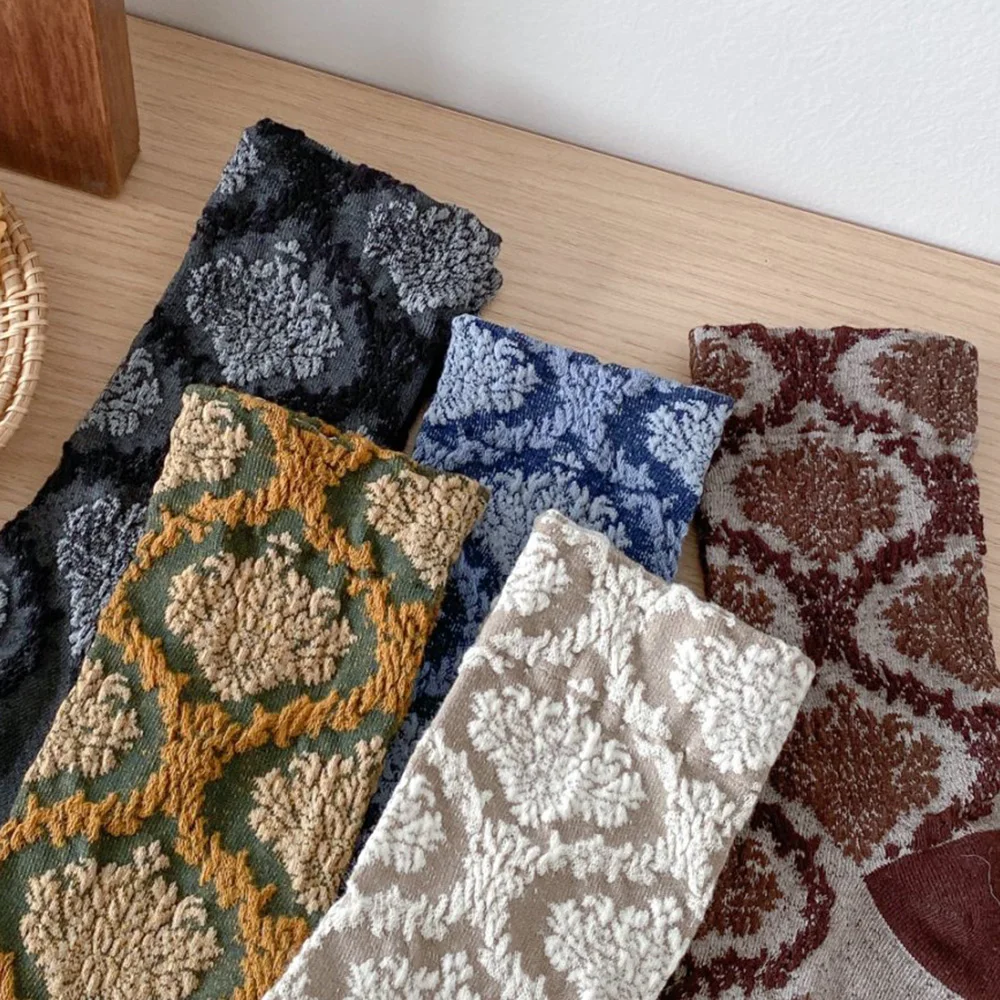 Tube moyen femmes chaussettes Style européen américain mignon impression mode rue femme chaussettes automne hiver longues chaussettes décontractées