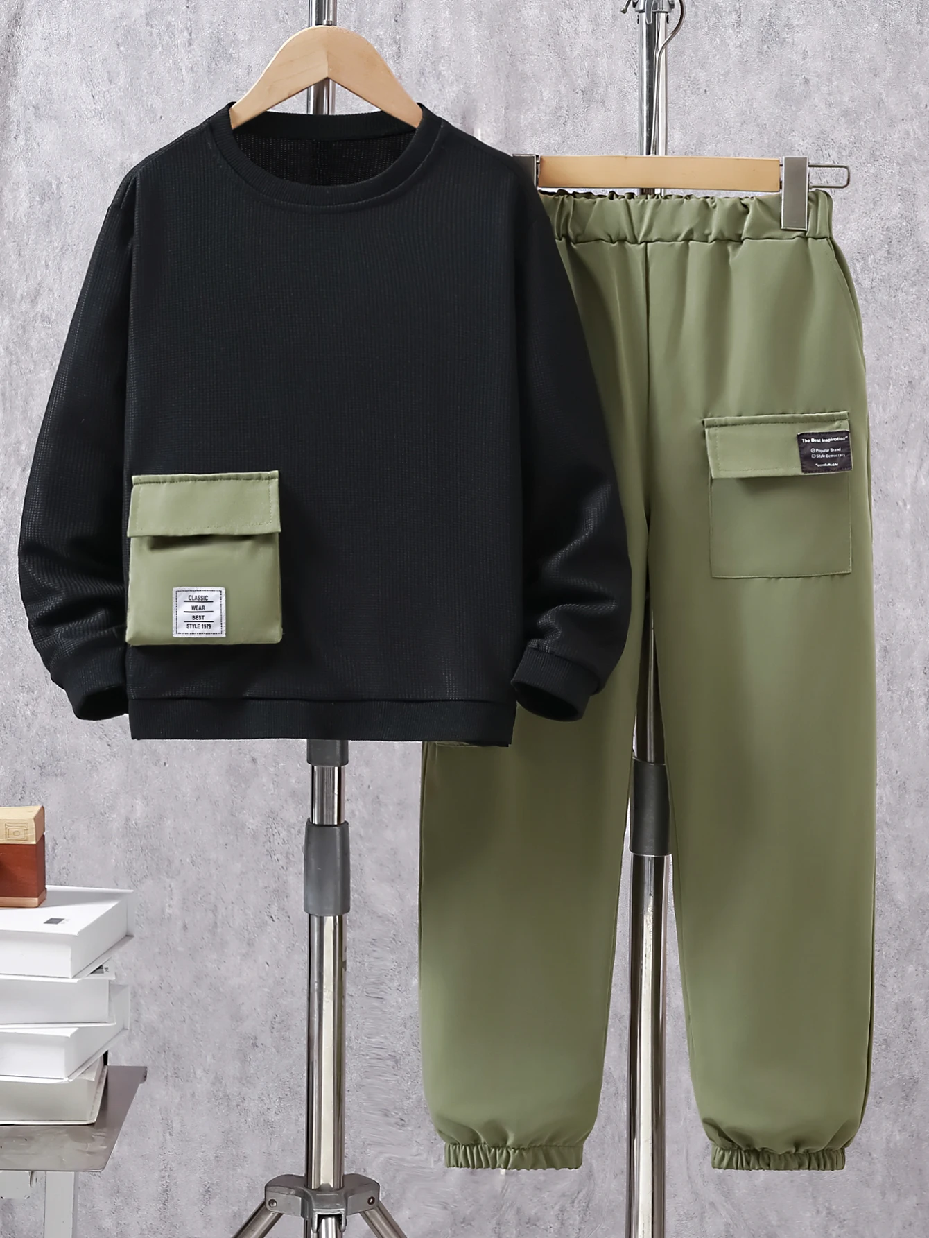 الأولاد الربيع والخريف جديد البلوز جولة الرقبة مضلع جيب التسمية طويلة الأكمام تي شيرت غير النظامية البضائع جيب حزام التسمية سراويل تقليدية مجموعة