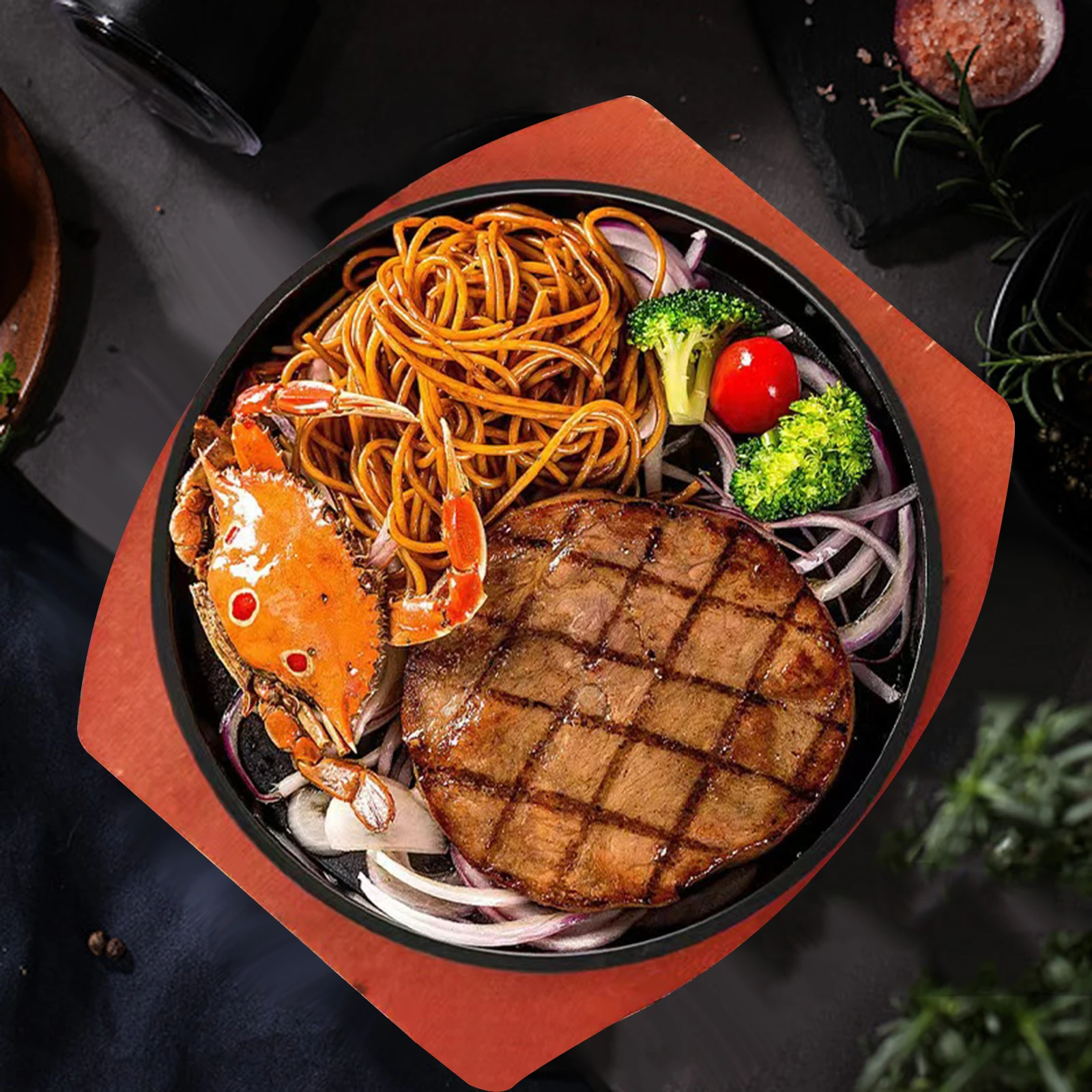 Cast Plate with Wooden Base Personal Size Round Sizzling Grilling Pan for Restaurant Serving Kitchen Household