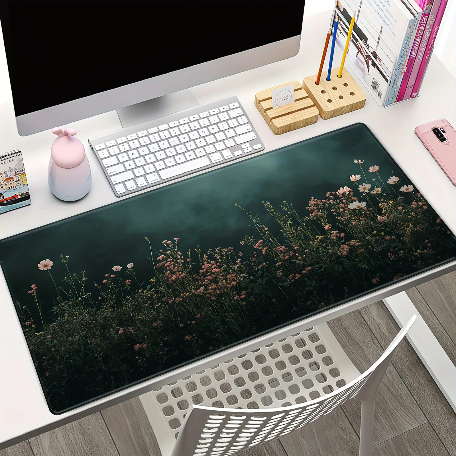 

Flower and Grass Dark Theme Large Mouse Pad, Natural Rubber Non-slip Table Pad,fine Stitching,suitable for Gaming, Office, Study
