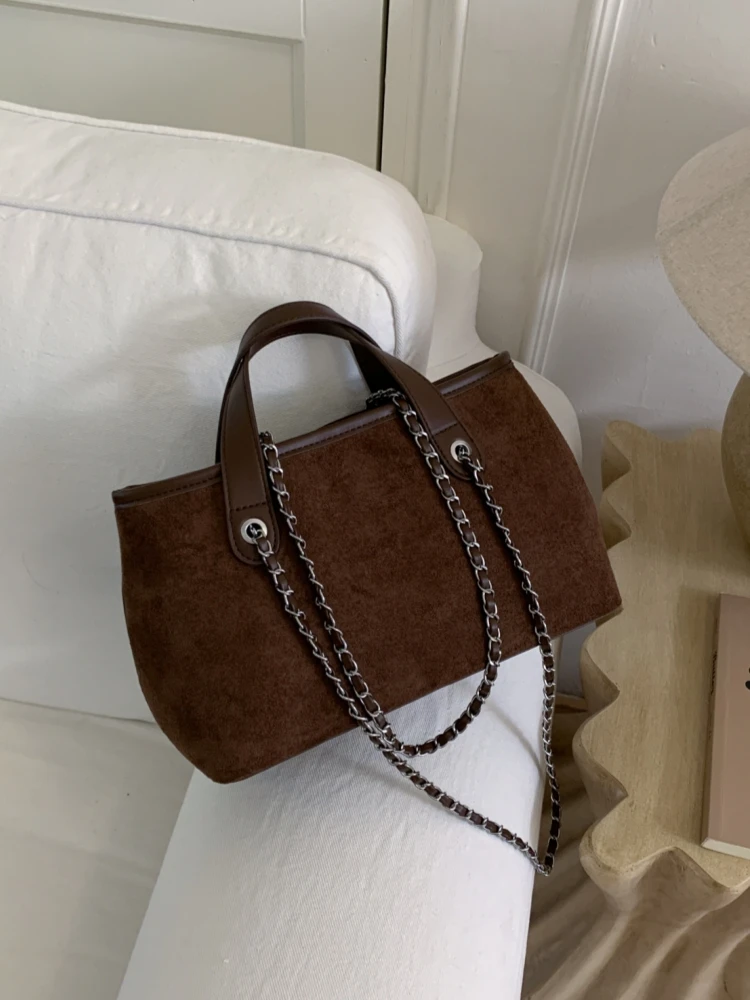 

Женская сумка Ele Chain Link через плечо: универсальная, модная, в стиле ретро, маленькая, элегантная, универсальная, в стиле французского шика.