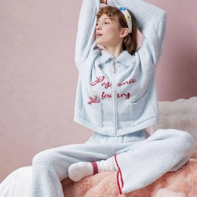 

Soft Coral Fleece Sleepwear for Women in Winter With Fleece Zipper Lapel Autumn Half Home Suit Set Can Be Worn Outside Lapel,
