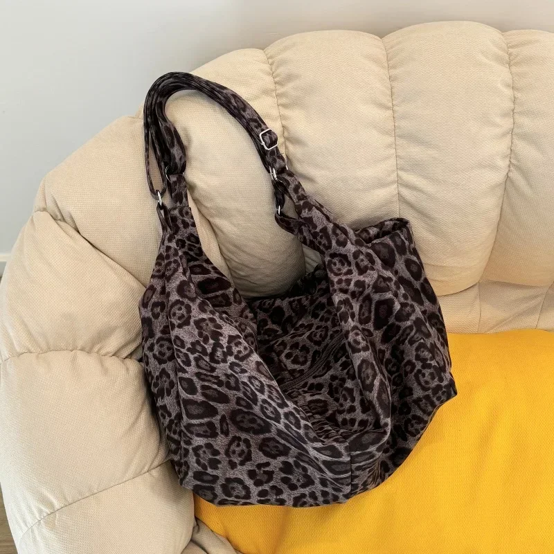 Nylon Leopard Print 2024 High Quality Shoulder Bag Large Capacity Zipper Popular Fashion Tote Bag Soft Versatile Trendy Handbag