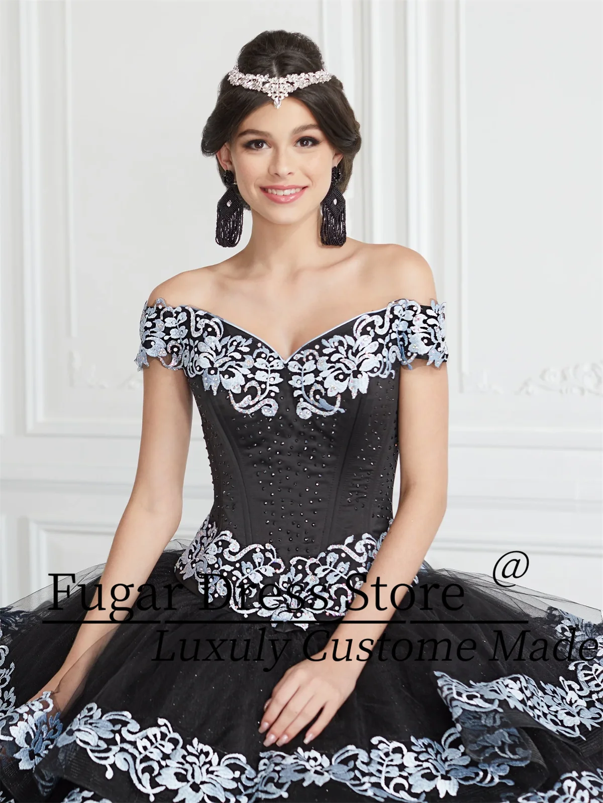 

Customized Black Quinceanera Dresse Flower embroidery Off shoulder flower decal Inlaid Rhinestone corset Vestidos de novia