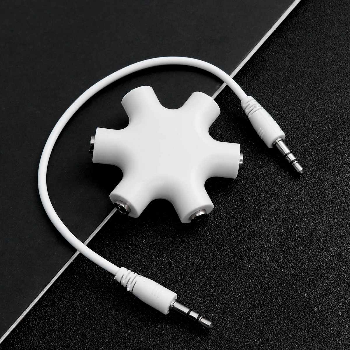 

1 to 5 Headphone Music Share Adapter Snowflake Shape Audio Splitter 3.5mm Jack Plug Stereo Connector for Travel