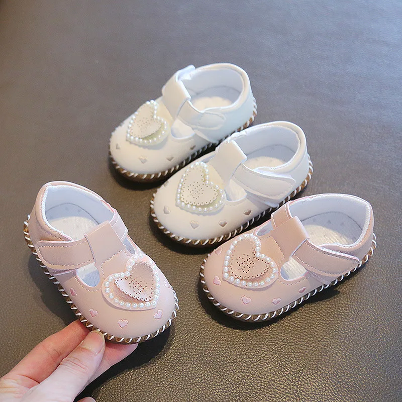 2024 Baby Girl Lovely Heart Soft Soled Leather Shoes Fashion Kids Anti Slip Toddler Casual Shoes for Newborn Zapatos Para Niñas